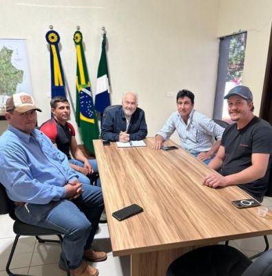 REPRESENTANTES DA ASPROLOMA E LIDERANÇAS LOCAIS SOLICITAM MELHORIAS NA INFRAESTRUTURA RURAL.