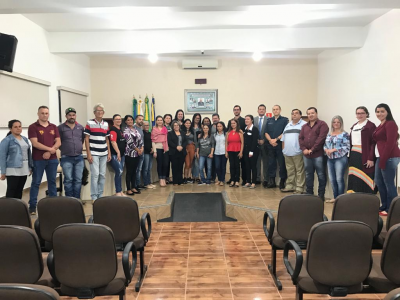 REUNIÃO DEFINIU ESTRATÉGIAS PARA DESENVOLVIMENTO SOCIAL DO BAIRRO WALOSZEK KONRAD