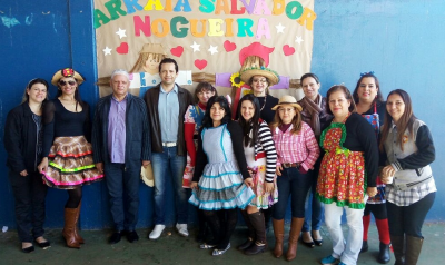 ANIMADA DANÇA DE QUADRILHA MARCA “ARRAIÁ DO SALVADOR NOGUEIRA”