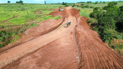 MELHORAR O ACESSO É GARANTIR MAIS SEGURANÇA PARA QUEM VIVE E PRODUZ NO CAMPO.