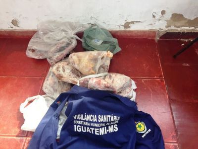 Vigilância Sanitária apreende carne sem procedência.