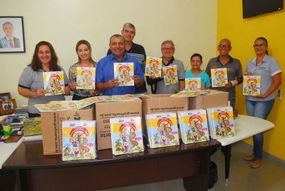975 CARTILHAS SOBRE A DENGUE SERÃO DISTRIBUÍDAS NAS ESCOLAS MUNICIPAIS.
