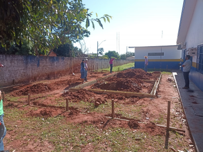 PREFEITO E SECRETÁRIA DE EDUCAÇÃO VISTORIAM OBRAS NA ESCOLA CEMUR.