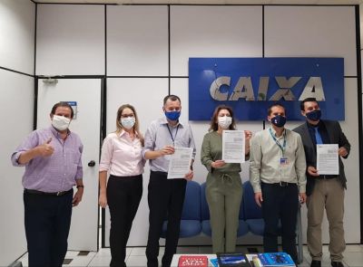PREFEITA PATRÍCIA ASSINOU CONTRATO COM A CAIXA PARA ASFALTO NA VILA NOVA ESPERANÇA.