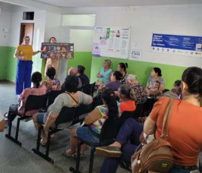 EQUIPE DE PROFISSIONAIS DA SAÚDE QUE ATUA NA UNIDADE DA VILA OPERÁRIA REALIZOU PALESTRA COM GRUPO DE DIABÉTICOS. 