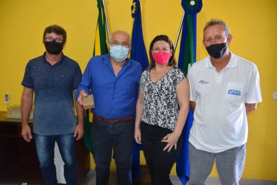 DR. LÍDIO RECEBEU APICULTORES DE IGUATEMI QUE PEDIRAM APOIO NA REATIVAÇÃO DA “CASA DO MEL”.
