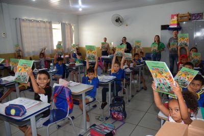 SECRETARIA MUNICIPAL REALIZA ENTREGA DE LIVROS DO PROGRAMA MS-ALFABETIZA. 