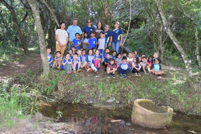 ALUNOS DO PRÉ I E PRÉ II DA EDUCAÇÃO INFANTIL SALA ARCO-ÍRIS PARTICIPARAM DE AULA SOBRE PRESERVAÇÃO AMBIENTAL.  