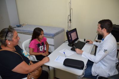 DEZENAS DE CRIANÇAS TIVERAM ATENDIMENTO DE SAÚDE ESPECIALIZADO COM PEDIATRA EM IGUATEMI.