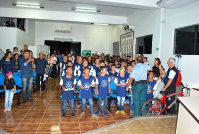 COORDENAÇÃO DO PROJETO “BOM DE BOLA BOM NA ESCOLA” REALIZOU ENTREGA DE CERTIFICADOS. 