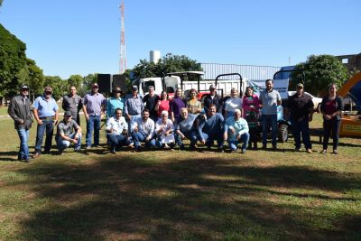 DR. LÍDIO ENTREGA EQUIPAMENTOS AGRÍCOLAS PARA A AGRICULTURA FAMILIAR.