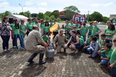 IGUATEMI RECEBE PROJETO BOMBEIRO NA ESCOLA NESTE MÊS DE MARÇO.