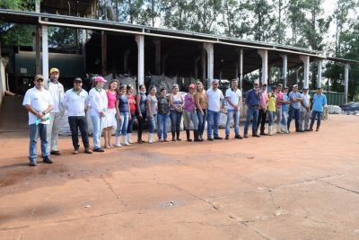 SECRETARIA DE SAÚDE REALIZA REUNIÃO COM FUNCIONÁRIOS DA USINA DE RECICLAGEM.