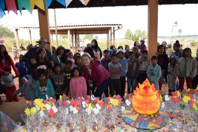 FESTA JUNINA NA COMUNIDADE PYELITO KUÊ CONTOU COM A PRESENÇA DO PREFEITO LÍDIO LEDESMA.