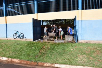 SECRETARIA MUNICIPAL DE ESPORTES REALIZA MUTIRÃO DE LIMPEZA NO MINIGINÁSIO DO BAIRRO JARDIM ÉLIDA.