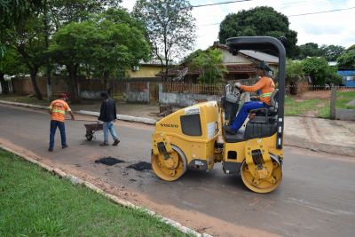 SECRETARIA DE OBRAS INICIA OPERAÇÃO TAPA-BURACOS NAS RUAS E AVENIDAS DA CIDADE. 