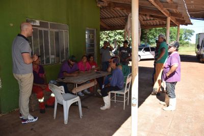 VISITA AOS TRABALHADORES DA USINA DE RECICLAGEM TRATOU SOBRE DESCARTE INDEVIDO DE SERINGAS E AGULHAS.