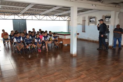 POLÍCIA MILITAR DE IGUATEMI INICIA ATIVIDADES DO PROJETO BOM DE BOLA BOM NA ESCOLA.