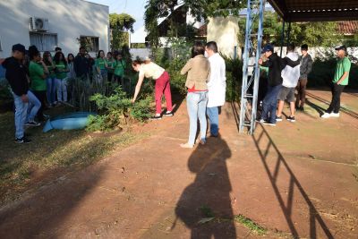 ALUNOS DA ESCOLA 8 DE MAIO VISITAM HORTA DE PLANTAS MEDICINAIS.