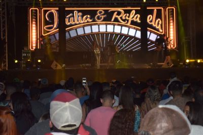 SHOW DA DUPLA JÚLIA E RAFAELA NA ABERTURA DA FESTA DOS  54 ANOS DE IGUATEMI.