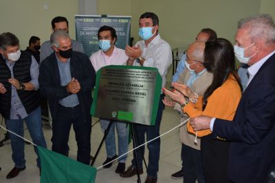 GOVERNADOR ENTREGOU OBRAS, EQUIPAMENTOS E ASSINOU COM O PREFEITO NOVOS INVESTIMENTOS EM IGUATEMI.