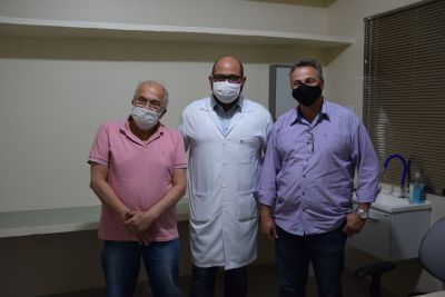 DR. LÍDIO E O VICE ZÉ ROBERTO RECEPCIONARAM O NOVO NEUROLOGISTA DO CENTRO DE ESPECIALIDADES EM SAÚDE DE IGUATEMI.