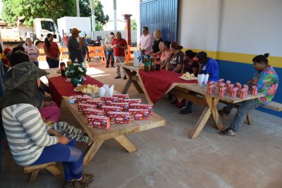 SECRETARIA DE OBRAS PROMOVE CAFÉ DA MANHÃ PARA HOMENAGEAR SERVIDORAS DO PÁTIO.  