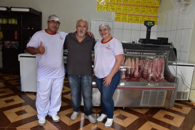 PREFEITO DE IGUATEMI LÍDIO LEDESMA PRESTIGIA INAUGURAÇÃO DA CASA DE CARNES L.F.
