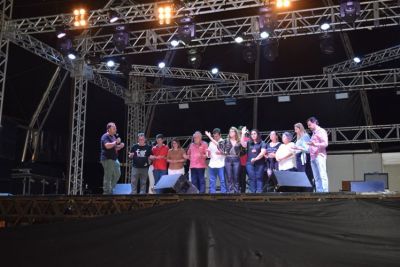 NOITE DE BÊNÇÃOS EM SHOW DE “RODRIGÃO E BANDA LOUVOR E GLÓRIA”. 
