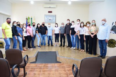 PREFEITO DRº LÍDIO ASSINA 1,1 MILHÃO EM APOIO ÁS ENTIDADES.