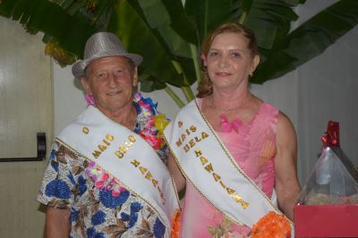 DESFILE DO MAIS BELO HAVAIANO E HAVAIANA ENCERRA AS ATIVIDADES DO “GRUPO DA MELHOR IDADE” EM 2016.