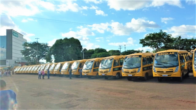 PREFEITO DR LÍDIO RECEBE 2 NOVOS ÔNIBUS ESCOLARES PARA O TRANSPORTE ESCOLAR.
