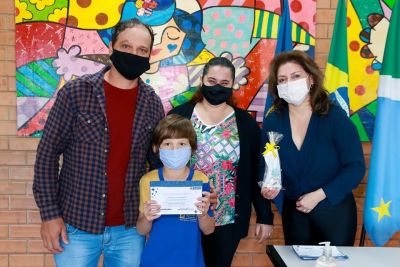 PREFEITURA REALIZOU PREMIAÇÃO PARA VENCEDORES DO CONCURSO DE DESENHO E REDAÇÃO.
