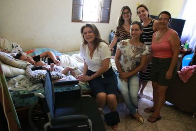 PREFEITURA ENTREGA NOVO LOTE DE CADEIRAS DE RODAS E CADEIRAS DE BANHO.
