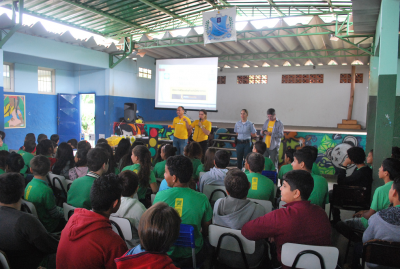 NA MANHÃ DESTA SEGUNDA-FEIRA 29, FOI A VEZ DA ESCOLA ESTADUAL 8 DE MAIO, RECEBER O MOVIMENTO “MAIO AMARELO”