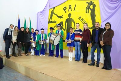SICREDI E PREFEITURA ENTREGAM NOVOS INSTRUMENTOS PARA A BANDA DE PERCUSSÃO MUNICIPAL.
