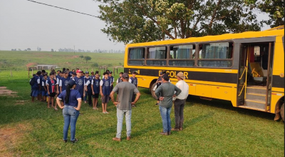  AÇÃO DE PROTEÇÃO AMBIENTAL CONTOU COM A PARTICIPAÇÃO DOS ALUNOS DO PROJETO BOM DE BOLA BOM NA ESCOLA.