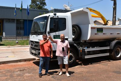 PREFEITO DR. LÍDIO ENTREGA CAMINHÃO RECUPERADO, RECEBIDO EM ESTADO PRECÁRIO EM JANEIRO DE 2021.