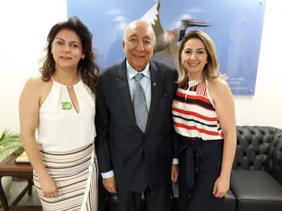 PREFEITA PATRÍCIA MARGATTO APROVEITA ENCONTRO PARA AGRADECER O SENADOR PEDRO CHAVES