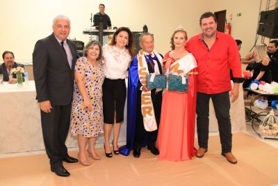 CHARME E MUITA ELEGÂNCIA NO CONCURSO DE MR. E MISS TERCEIRA IDADE.