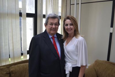 SECRETÁRIA DE SAÚDE PARTICIPA DA POSSE DO DEPUTADO ONEVAN DE MATOS.