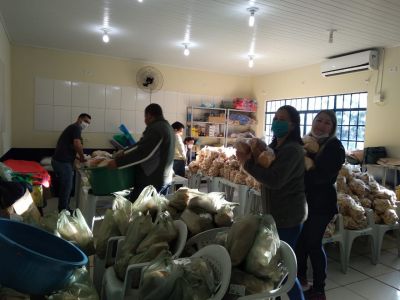 PATRÍCIA DESTACA AGRICULTURA FAMILIAR NA COMPOSIÇÃO DO KIT MERENDA ESCOLAR.