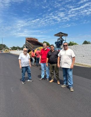 PREFEITO DR. LÍDIO LEDESMA VISTORIA OBRAS DE RECAPEAMENTO ASFÁLTICO EM IGUATEMI