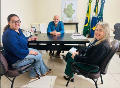 PREFEITURA DE IGUATEMI DISCUTE FORTALECIMENTO DO REGIME DE COLABORAÇÃO COM A COORDENADORIA REGIONAL DE EDUCAÇÃO