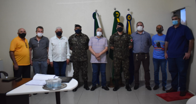 DR. LÍDIO LEDESMA É EMPOSSADO COMO PRESIDENTE DA JUNTA MILITAR DE IGUATEMI.