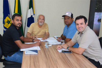 PREFEITO DR. LÍDIO LEDESMA RECEBE EQUIPE TÉCNICA PARA APRESENTAÇÃO DE NOVOS PROJETOS DA SECRETARIA DE DESENVOLVIMENTO ECONÔMICO