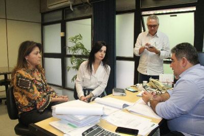 A pedido da Prefeita Patrícia, Mara Caseiro garante no Governo recuperação emergencial da MS-180, entre Iguatemi e Juti