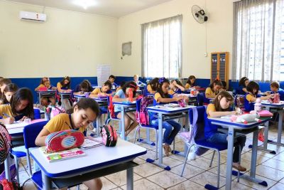 SECRETARIA DE EDUCAÇÃO REALIZA INSTALAÇÃO DE NOVOS APARELHOS DE AR CONDICIONADO.