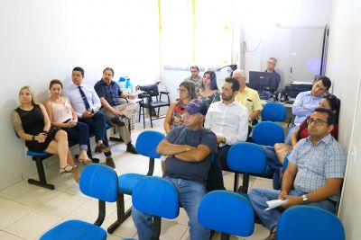 REUNIÃO ENTRE SECRETÁRIOS E VEREADORES COM REPRESENTANTE DA ENERGISA. 