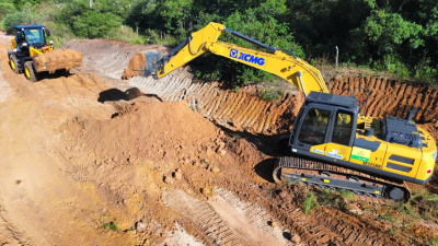 SECRETARIA DE OBRAS DE IGUATEMI CONTINUA COM TRABALHOS DE MANUTENÇÃO DAS ESTRADAS RURAIS.